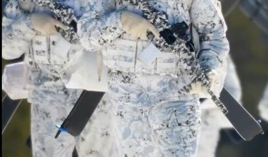 MSB komandoların Sarıkamış'ta dondurucu soğuktaki tatbikatını paylaştı