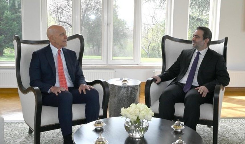 ABD'nin Suriye Özel Temsilcisi Barrack, Suriye Dışişleri Bakanı eş-Şeybani ile bir araya geldi