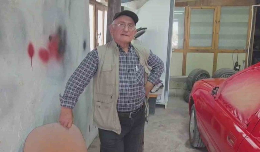 Ahırdan kaçan danalar oto tamirciyi bastı, görgü tanığı o anları anlattı: 'Nazikçe geldiler, nazikçe gittiler'