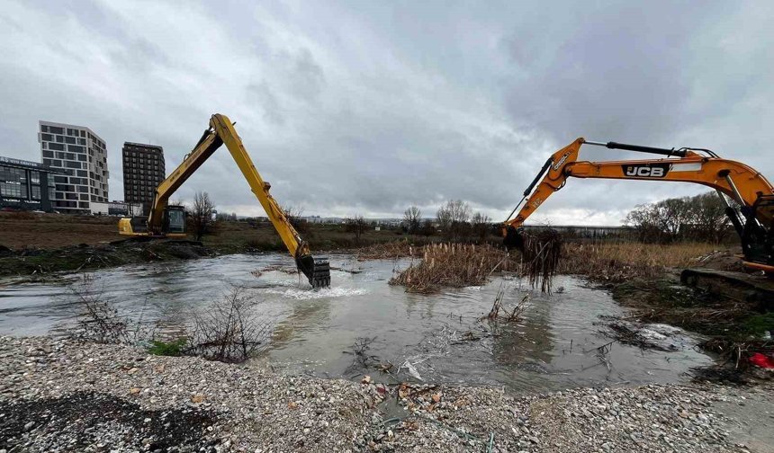 Ankara'da sağanak Çubuk Deresi'nin taşmasına neden oldu