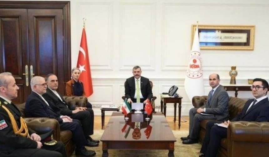 Bakan Çiftçi, İran'ın Ankara Büyükelçisi Habibullahzadeh ile bir araya geldi