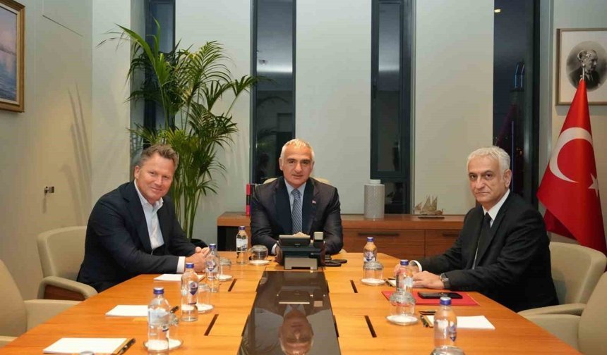 Bakan Ersoy, Avrupa tur operatörleriyle bir araya geldi