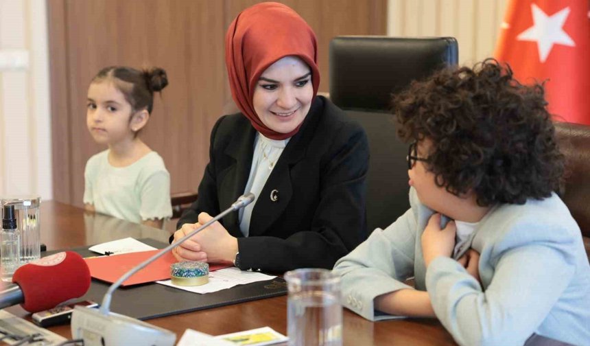 Bakan Göktaş, 23 Nisan dolayısıyla çocukları ağırladı