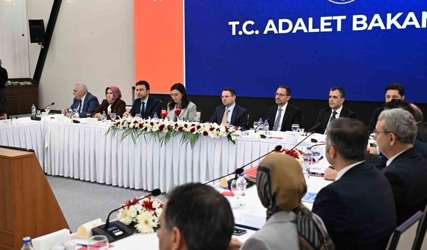 Bakan Gürlek: 'Toplumun yüzde 81'inin çocuklara verilen cezaların yetersiz olduğu konusunda bir algısı var'