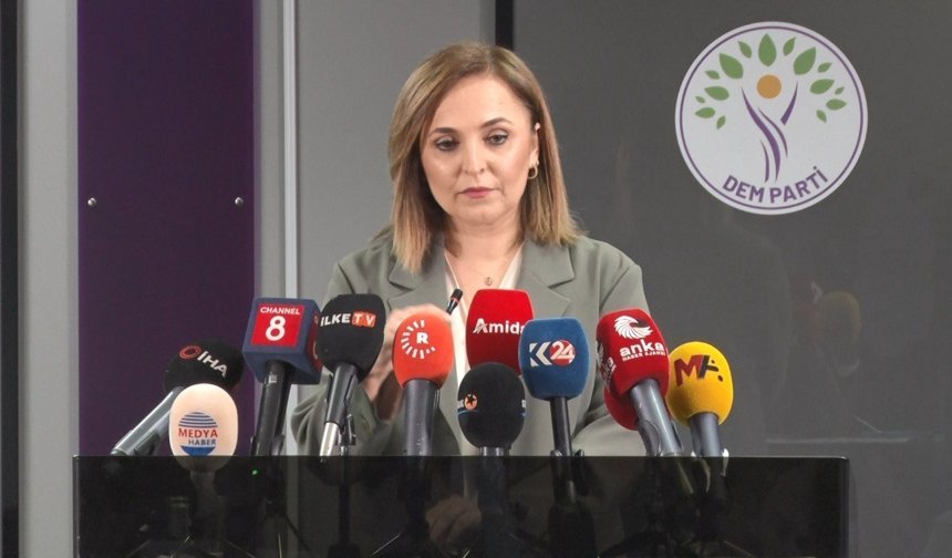 DEM Parti Sözcüsü Doğan: 'Öcalan'ın özgür bir şekilde çalışabileceği, doğrudan temas kurabileceği iletişim şartlarının oluşturulması gerektiğini düşünüyoruz'