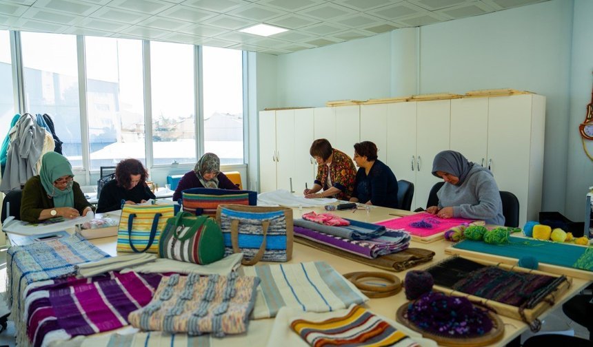 Gölbaşı'nda atıklar sanata dönüşüyor