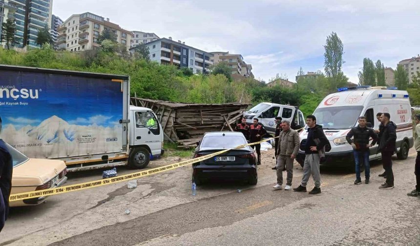 Ankara'da kamyon altında kalarak vefat eden iki işçinin isimleri belli oldu