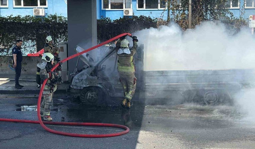 Ankara'da kamyonet yangını