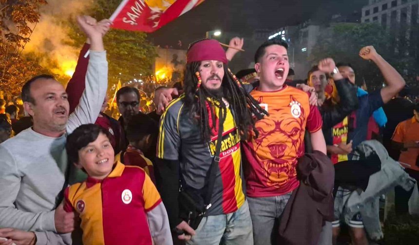 Ankaralı Jack Sparrow Galatasaray'ın şampiyonluğunu kutladı