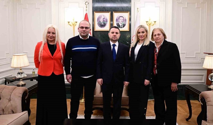 Bakan Gürlek, Çağla Tuğaltay'ın ailesiyle bir araya geldi