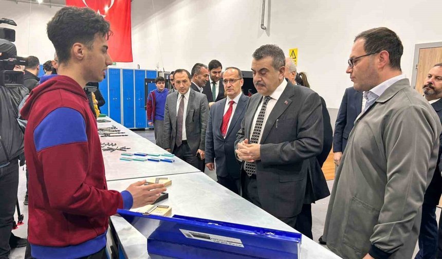Bakan Tekin: 'Ortaokullardan itibaren çocuklarımızın yeteneklerine göre ortaöğretim kurumu tercih edebilecekleri bir mekanizma oluşturduk'
