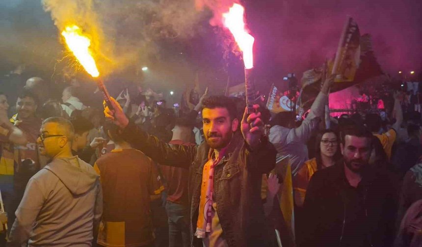 Galatasaray'ın şampiyonluğu Ankara'da zurna ve halaylar eşliğinde kutlandı