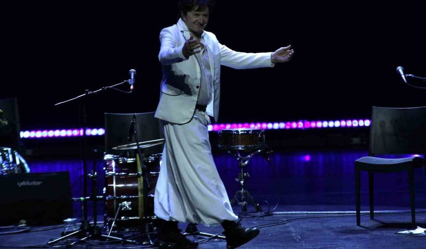 Ünlü Bosnalı besteci Bregovic Ankaralıları coşturdu