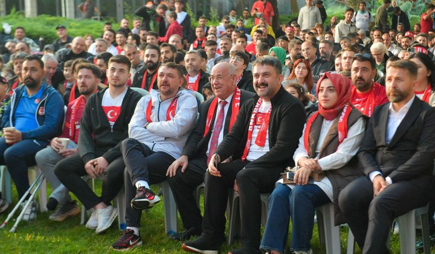 Başkentliler, AKK İle Gençlik Parkı'nda Milli Maç Heyecanını Yaşadı