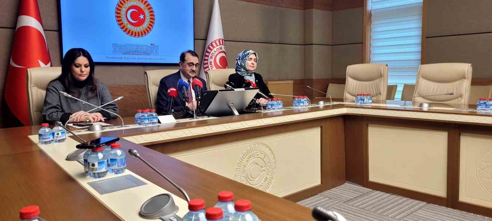 TBMM Yapay Zeka Araştırma Komisyonu Başkanı Dönmez: 'Türkiye, yapay zeka çağında edilgen bir ülke olmayacaktır'