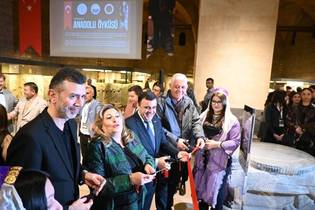 Ankarada Düzenlenen Anadolu Öyküsü Sanat Sergisinde Azerbaycan Kültürüne Dair Eserler Sergile 8