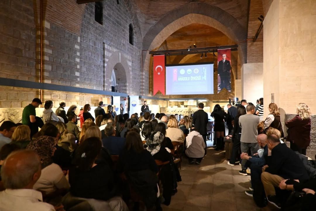 Ankarada Düzenlenen Anadolu Öyküsü Sanat Sergisinde Azerbaycan Kültürüne Dair Eserler Sergile