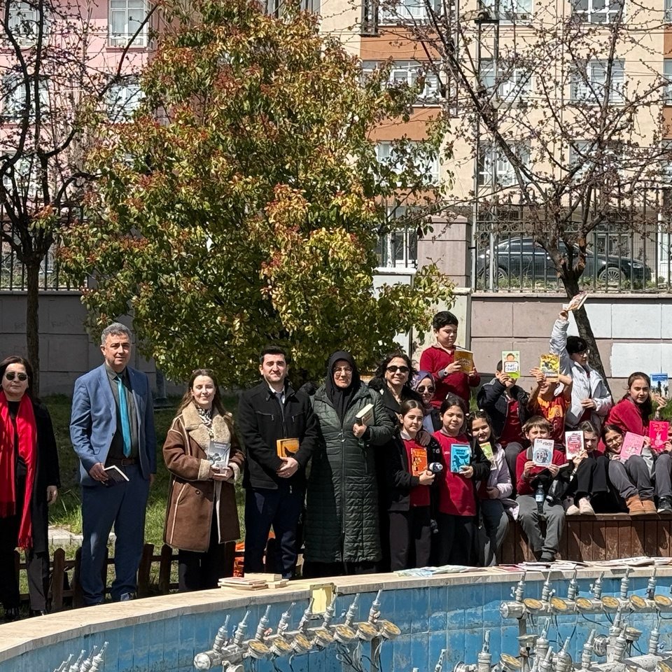 81 Ilde Aynı Anda Tek Bir Ses Kitap! 📚🇹🇷62. Kütüphane Haftası Kapsamında Düzenlenen 81 İlde 2