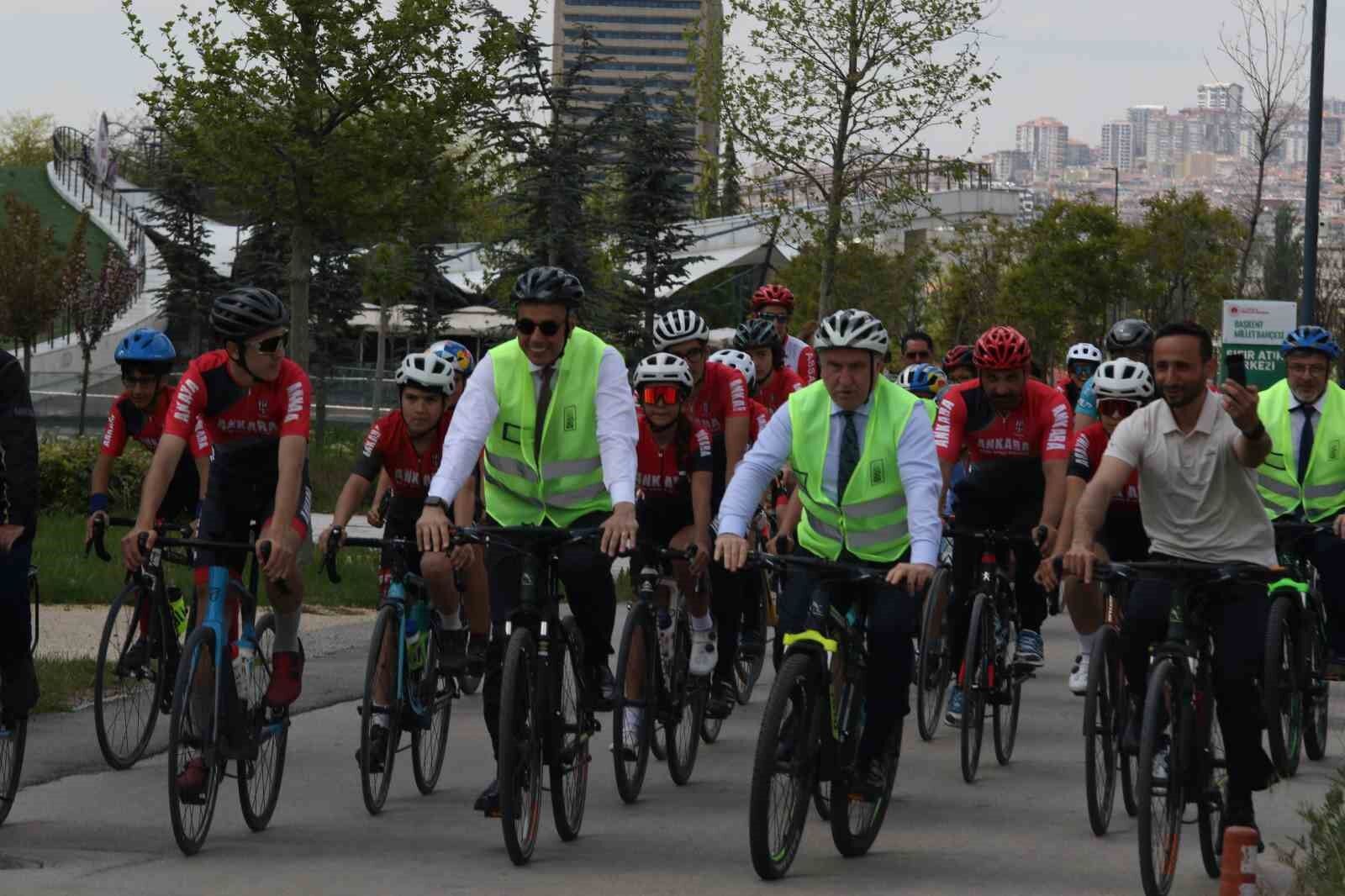 Bakan Bak ve Bakan Memişoğlu Ankara Rize Günleri açılış programında